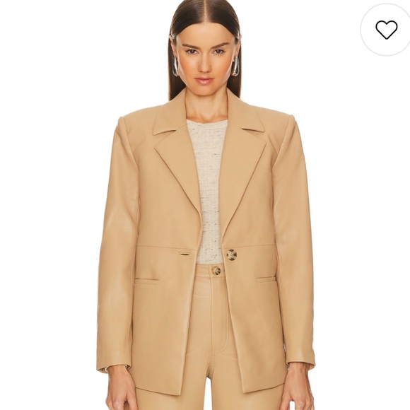 shilo Jackets & Blazers - NWOT‎ Shilo Women's Fawn Brown Blazer Small